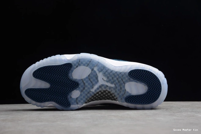 Navy 11 Blue Air Jordan CD6846-102 Snakeskin Low 0810